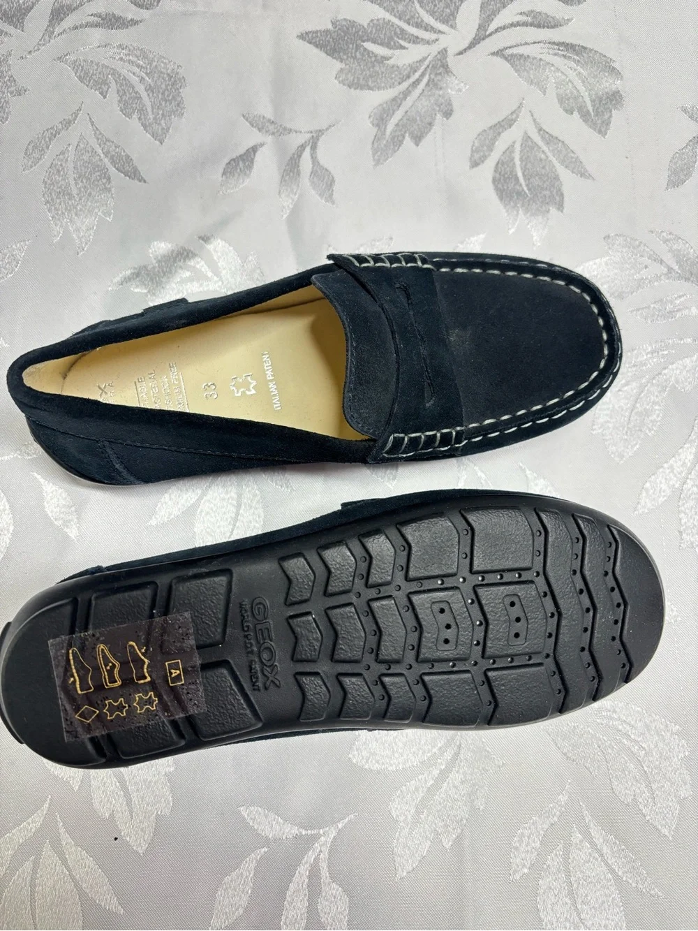 Geox boys Navy Suede Penny Loafers, never worn size 33